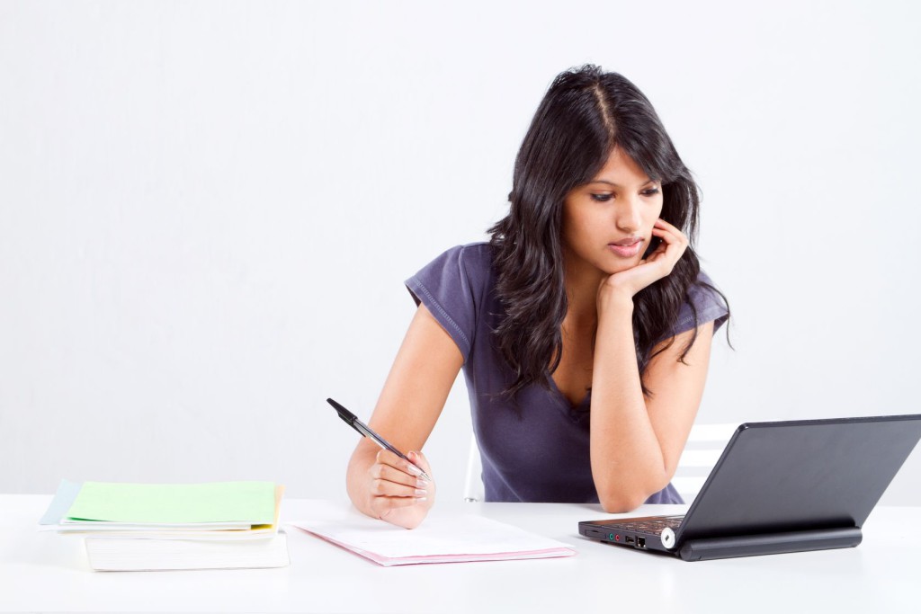 student_using_laptop9844019_ml