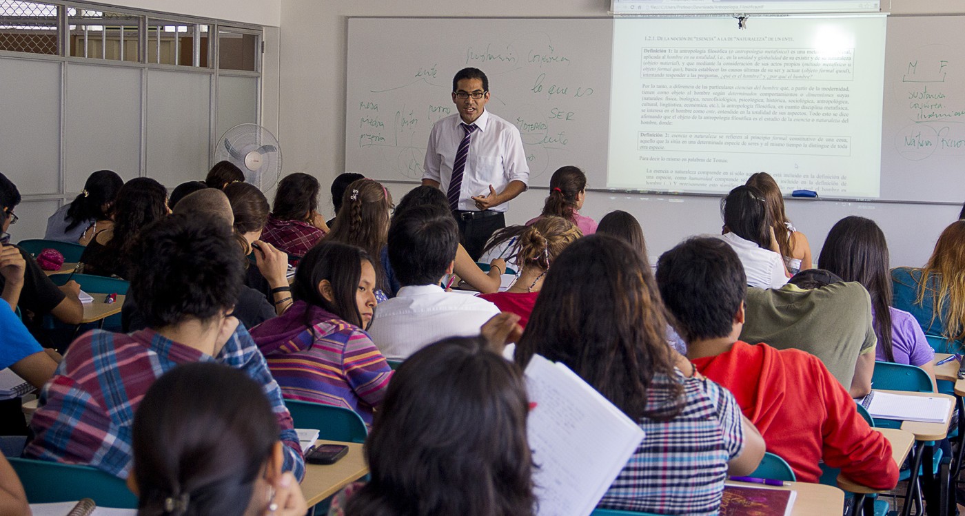 Amplían plazo para postular a becas de universitarios