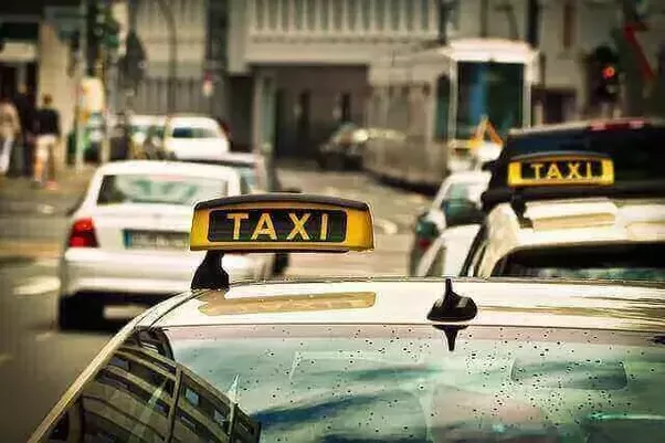 Lo qué debes conocer sobre taxis por aplicativos 