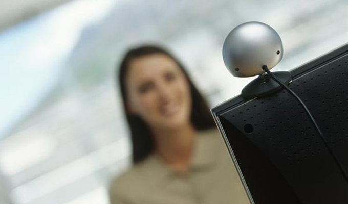 ¿Cómo evitar el espionaje a través de la webcam?