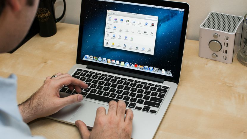 ¿Cómo evitar el espionaje a través de la webcam?