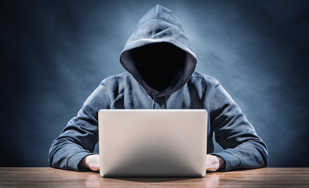 ¿Cómo evitar el espionaje a través de la webcam?