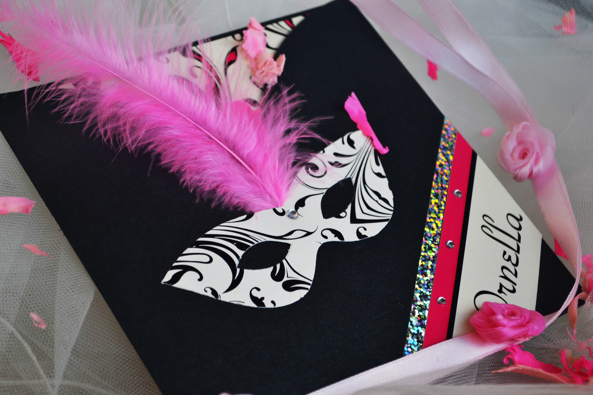 Gana dinero diseñando tarjetas para eventos 