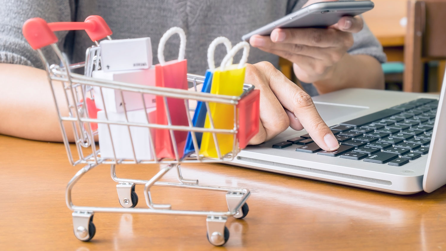 Compras en “Cybers” generan ahorro hasta de 40%