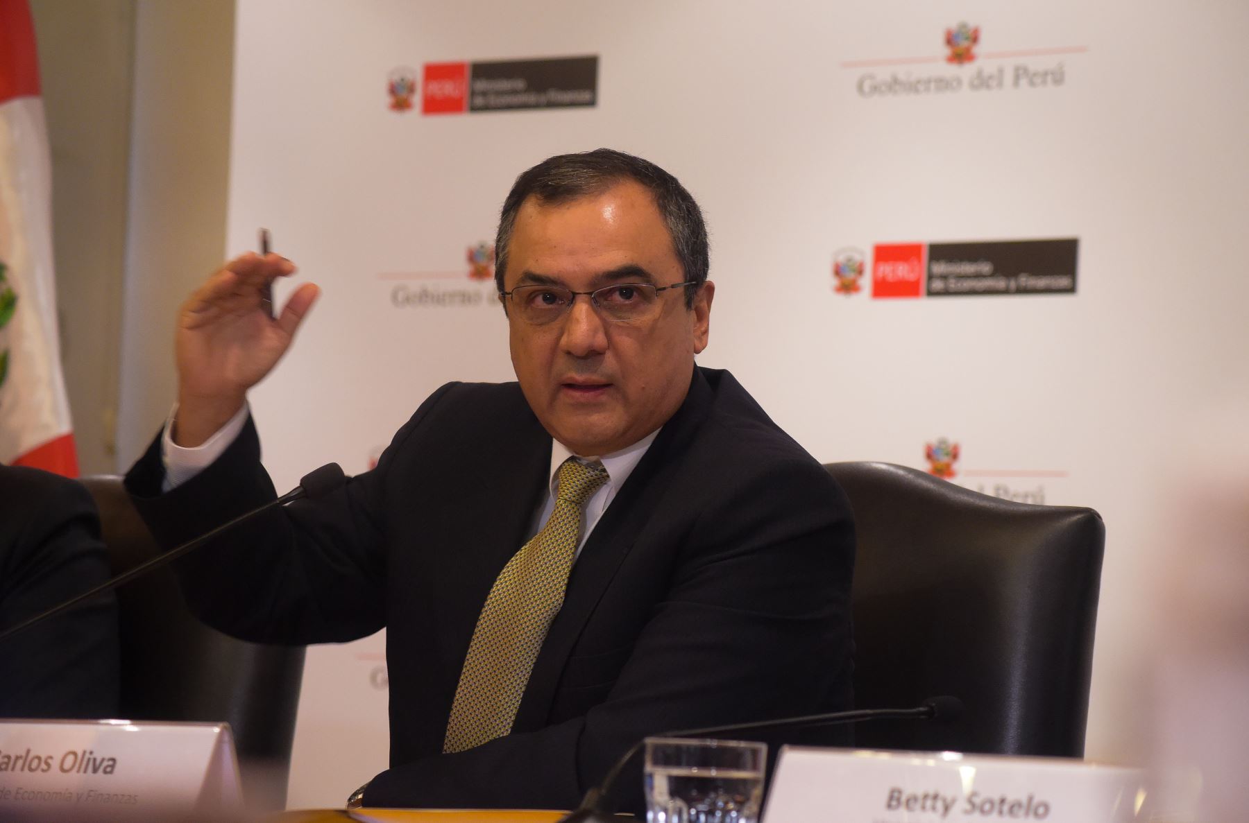 MEF a favor de mantener vacaciones de trabajadores