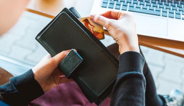 ¿Conviene aumentar la línea de la tarjeta de crédito?