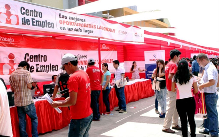 Feria laboral ofrece 1 200 empleos