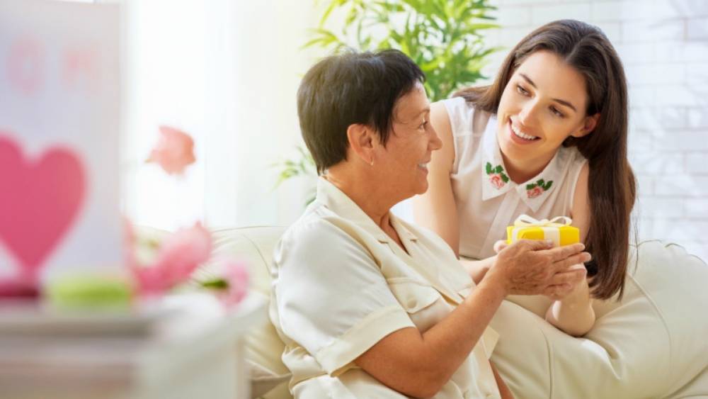 ¿Cómo hacer feliz a mamá sin sobreendeudarte?