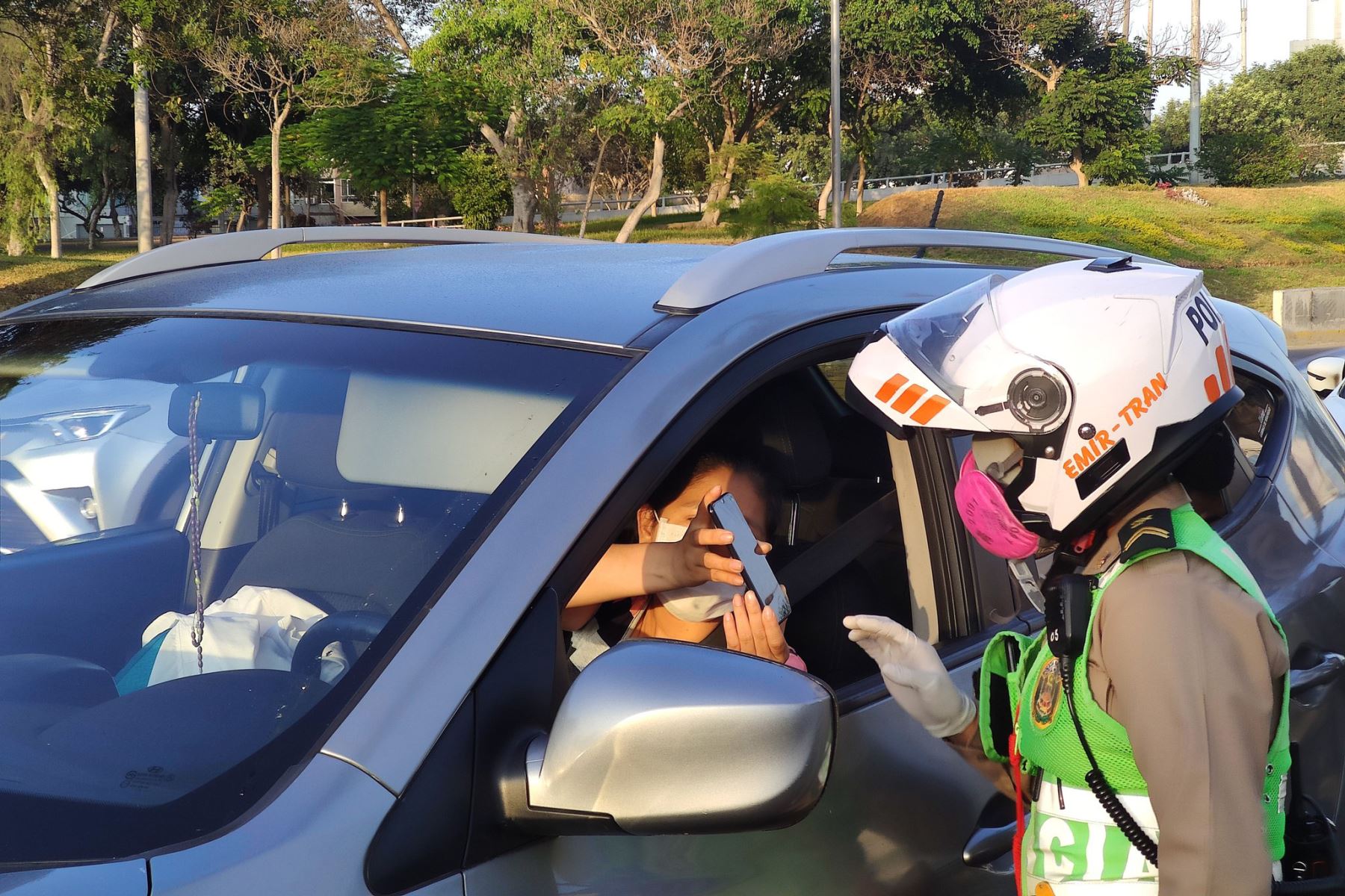 ¿Cómo obtener los pases laboral y vehicular?