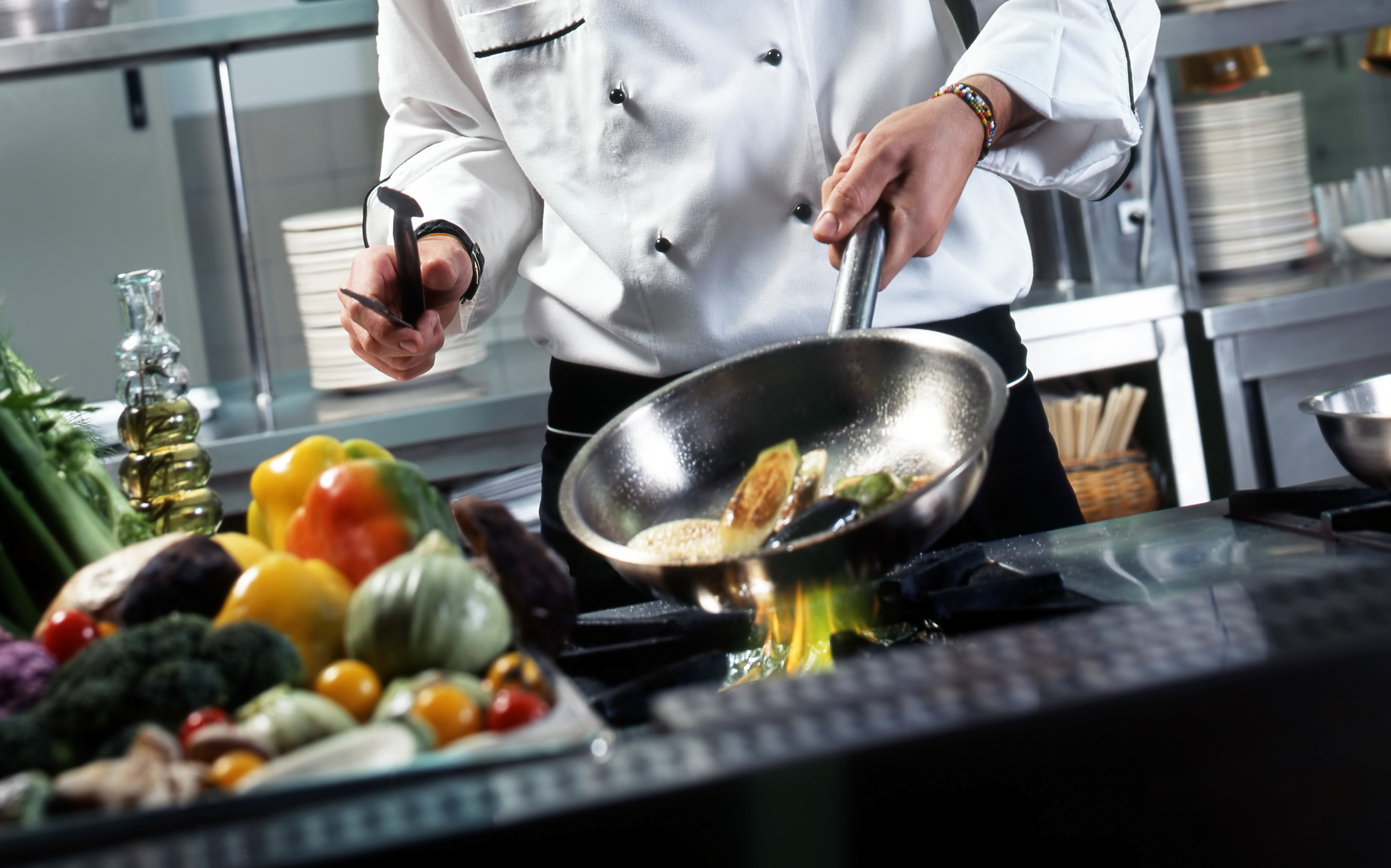 Restaurantes inician hoy atención en salón