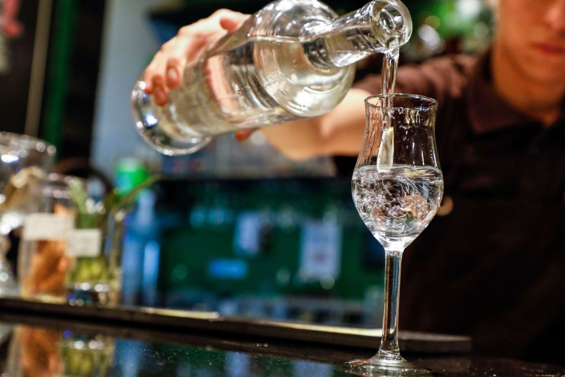Pisco ilegal no se venderá en plataformas