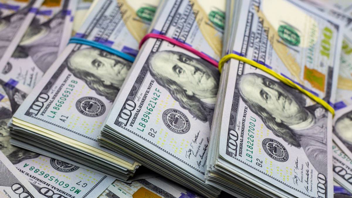 Dólar sigue al alza, cerró en S/. 3.667