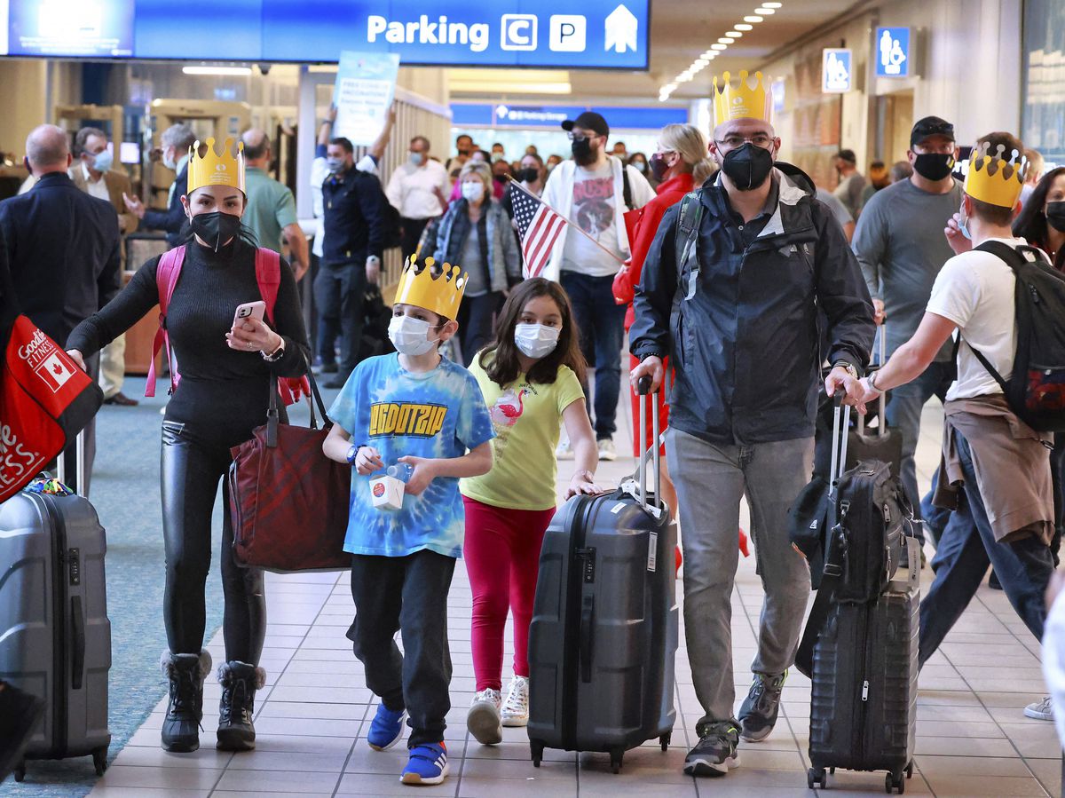 ¿Qué hacer si aerolínea cancela el vuelo?